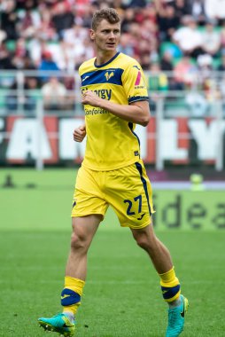 Milan, İtalya. 23 Eylül 2023. İtalyan Serisi A futbol şampiyonası. AC Milan Hellas Verona 'ya karşı 1-0. Pawel Dawidowicz, Verona.