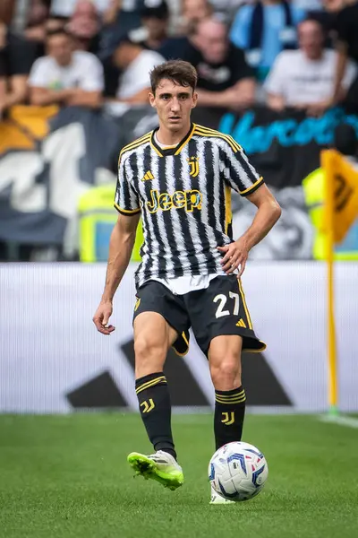 Torino, İtalya. 16 Eylül 2023. İtalyan Serisi A Futbol Şampiyonası 2023 / 24. Juventus Lazio 'ya karşı 3-1. Andrea Cambiaso, Juventus.