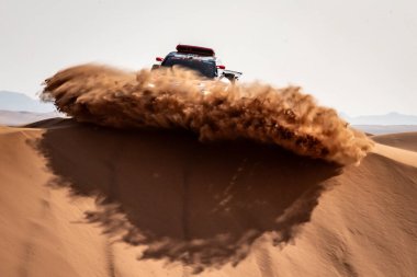 Yanbu, Suudi Arabistan. 05-19 Ocak 2024. 46 Dakar Rallisi. # 207, Mattias Ekstrom Emil Bergkvist, Audi RS Q e-tron, Audi Spor Takımı, kum tepelerinde.