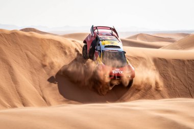 Yanbu, Suudi Arabistan. 05-19 Ocak 2024. 46 Dakar Rallisi. 203 numara, Sebastien Loeb Fabian Lurquin, Prodrive Hunter, BRX Prodrive, kum tepelerinde.
