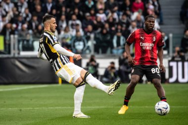 Torino, İtalya. 27 Nisan 2024. İtalyan Serisi A Futbol Şampiyonası. Juventus FC, Milan 'a karşı. Filip Kostic, Juventus.