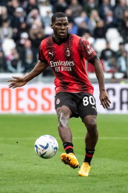 Torino, İtalya. 27 Nisan 2024. İtalyan Serisi A Futbol Şampiyonası. Juventus FC, Milan 'a karşı. Yanus Musah, Milan.