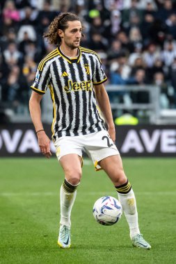 Torino, İtalya. 27 Nisan 2024. İtalyan Serisi A Futbol Şampiyonası. Juventus FC, Milan 'a karşı 0-0. Adrien Rabiot, Juventus.