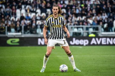 Torino, İtalya. 27 Nisan 2024. İtalyan Serisi A Futbol Şampiyonası. Juventus FC, Milan 'a karşı 0-0. Adrien Rabiot, Juventus.