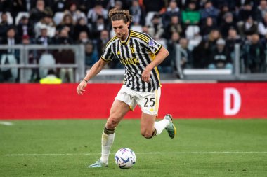 Torino, İtalya. 27 Nisan 2024. İtalyan Serisi A Futbol Şampiyonası. Juventus FC, Milan 'a karşı 0-0. Adrien Rabiot, Juventus.