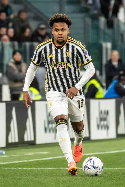 Torino, İtalya. 27 Nisan 2024. İtalyan Serisi A Futbol Şampiyonası. Juventus FC, Milan 'a karşı 0-0. Weston Mckennie, Juventus.