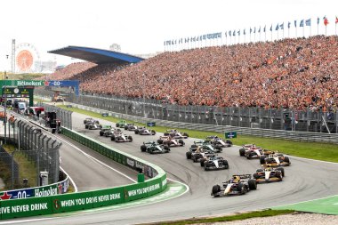 Zandvoort, Hollanda. 22-25 Ağustos 2024. Formula 1 Heineken Hollanda Grand Prix 'si. Pazar, yarış günü. Yarış, Max Verstappen ve Red Bull ile başlıyor..