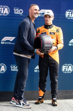 Zandvoort, Hollanda. 22-25 Ağustos 2024. Formula 1 Heineken Hollanda Grand Prix 'si. Cumartesi, elemeler var. # 4, Lando NORRRIS, GBR, McLaren F1 Team, MCL38, Mercedes motoru, eski futbol şampiyonu, Ruud Gullit.