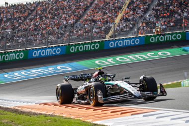 Zandvoort, Hollanda. 22-25 Ağustos 2024. Formula 1 Heineken Hollanda Grand Prix 'si. Cuma, bedava antrenman. # 44, Lewis HAMILTON, GBR, Mercedes AMG F1 Ekibi, Mercedes-AMG F1 W15 E Performans.