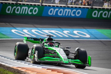 Zandvoort, Hollanda. 22-25 Ağustos 2024. Formula 1 Heineken Hollanda Grand Prix 'si. Cuma, bedava antrenman. #77, Valtteri BOTTAS, FIN, Stake F1 Team Kick Sauber, C44, Ferrari.