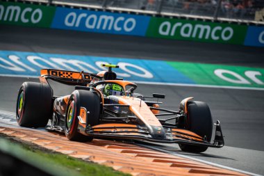 Zandvoort, Hollanda. 22-25 Ağustos 2024. Formula 1 Heineken Hollanda Grand Prix 'si. Cuma, bedava antrenman. # 4, Lando NORRIS, GBR, McLaren F1 Ekibi, MCL38, Mercedes motoru.