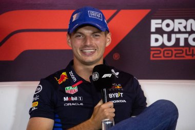 Zandvoort, Hollanda. 22-25 Ağustos 2024. Formula 1 Heineken Hollanda Grand Prix 'si. Perşembe, şoförler geliyor. Max Verstappen, Red Bull Yarışı, basın toplantısında.