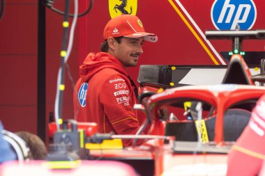 Zandvoort, Hollanda. 22-25 Ağustos 2024. Formula 1 Heineken Hollanda Grand Prix 'si. Perşembe, şoförler geliyor. Charles LECLERC, MCO, Scuderia Ferrari Takımı, garajda..