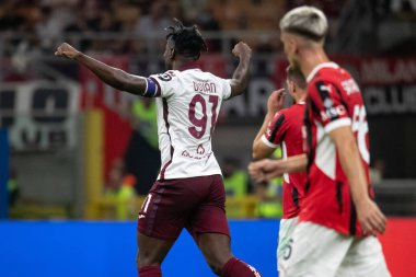 Milan, İtalya, Giuseppe Meazza Stadyumu. 17 Ağustos 2024. İtalyan Serisi A Futbol Şampiyonası. AC Milan Torino FC 'ye karşı. Duvan Zapata, Torino, golü kutluyor.