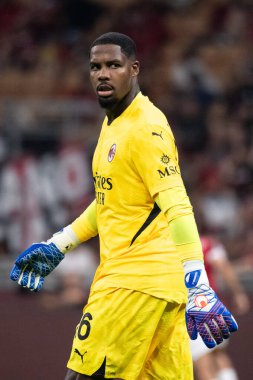 Milan, İtalya, Giuseppe Meazza Stadyumu. 17 Ağustos 2024. İtalyan Serisi A Futbol Şampiyonası. Milan, Torino FC 'ye karşı, 2-2. Mike Maignan, kaleci Milan.