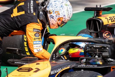 Budapeşte, Macaristan. Macar Pisti. 21 Temmuz 2024. Formula 1 Dünya Şampiyonu. Macaristan Grand Prix 'si. Yarış. 81 numara, Oscar PIASTRI, AUS, McLaren F1 Team, MCL38, Mercedes motoru, yarışın galibi, takım arkadaşı Lando Norris tarafından övüldü..