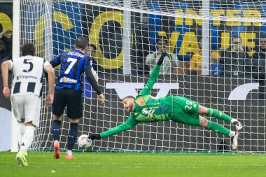 Milan, İtalya. Giuseppe Meazza Stadyumu, San Siro. 27 Ekim 2024. İtalyan EniLive Futbol Şampiyonası 2024-25. Inter, Juventus 'a karşı 4-4. Michele Di Gregorio, kaleci Juventus.