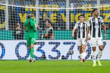 Milan, İtalya. Giuseppe Meazza Stadyumu, San Siro. 27 Ekim 2024. İtalyan EniLive Futbol Şampiyonası 2024-25. Inter, Juventus 'a karşı 4-4. Michele Di Gregorio, kaleci Juventus.