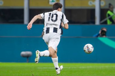 Milan, İtalya. Giuseppe Meazza Stadyumu, San Siro. 27 Ekim 2024. İtalyan EniLive Futbol Şampiyonası 2024-25. Inter, Juventus 'a karşı 4-4. Kenan Yıldız, Juventus.