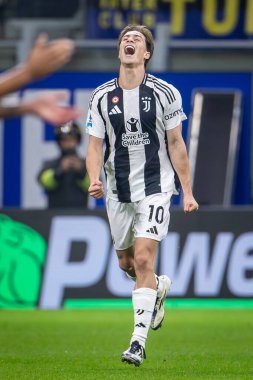 Milan, İtalya. Giuseppe Meazza Stadyumu, San Siro. 27 Ekim 2024. İtalyan EniLive Futbol Şampiyonası 2024-25. Inter, Juventus 'a karşı 4-4. Kenan Yıldız, Juventus.