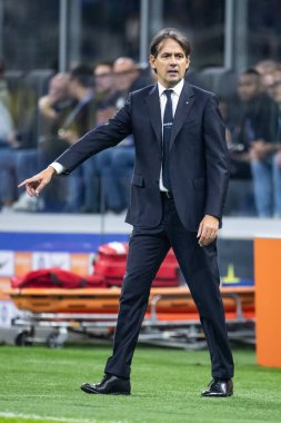 Milan, İtalya. Giuseppe Meazza Stadyumu, San Siro. 27 Ekim 2024. İtalyan EniLive Futbol Şampiyonası 2024-25. Inter, Juventus 'a karşı 4-4. Simone Inzaghi, Koç Inter..