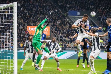 Milan, İtalya. Giuseppe Meazza Stadyumu, San Siro. 27 Ekim 2024. İtalyan EniLive Futbol Şampiyonası 2024-25. Inter, Juventus 'a karşı 4-4. Danilo, Juventus.