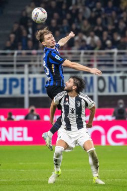 Milan, İtalya. Giuseppe Meazza Stadyumu, San Siro. 27 Ekim 2024. İtalyan EniLive Futbol Şampiyonası 2024-25. Inter, Juventus 'a karşı 4-4. Nicolo Barella, Inter..