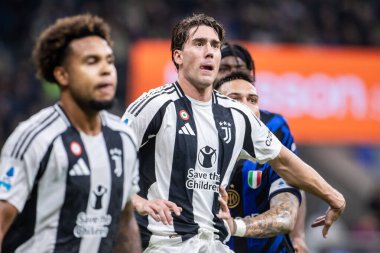 Milan, İtalya. Giuseppe Meazza Stadyumu, San Siro. 27 Ekim 2024. İtalyan EniLive Futbol Şampiyonası 2024-25. Inter, Juventus 'a karşı 4-4. Dusan Vlahoviç, Juventus.