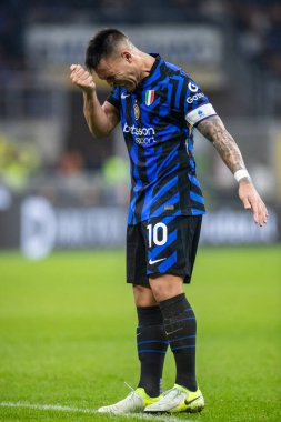 Milan, İtalya. Giuseppe Meazza Stadyumu, San Siro. 27 Ekim 2024. İtalyan EniLive Futbol Şampiyonası 2024-25. Inter, Juventus 'a karşı 4-4. Lautaro Martinez, İnter.