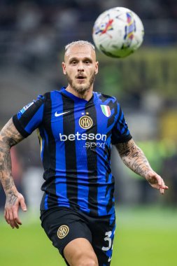 Milan, İtalya. Giuseppe Meazza Stadyumu, San Siro. 27 Ekim 2024. İtalyan EniLive Futbol Şampiyonası 2024-25. Inter, Juventus 'a karşı 4-4. Federico Dimarco, İnter.