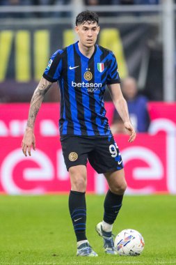 Milan, İtalya. Giuseppe Meazza Stadyumu, San Siro. 27 Ekim 2024. İtalyan EniLive Futbol Şampiyonası 2024-25. Inter, Juventus 'a karşı 4-4. Alessandro Bastoni, Inter..