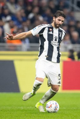 Milan, İtalya. Giuseppe Meazza Stadyumu, San Siro. 27 Ekim 2024. İtalyan EniLive Futbol Şampiyonası 2024-25. Inter, Juventus 'a karşı 4-4. Manuel Locatelli, Juventus.