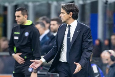 Milan, İtalya. Giuseppe Meazza Stadyumu, San Siro. 27 Ekim 2024. İtalyan EniLive Futbol Şampiyonası 2024-25. Inter, Juventus 'a karşı 4-4. Simone Inzaghi, Koç Inter..