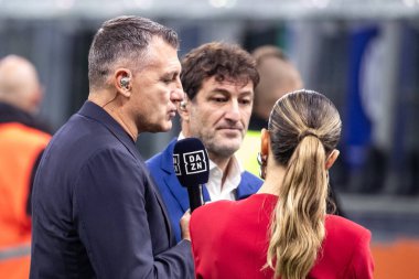 Milan, İtalya. Giuseppe Meazza Stadyumu, San Siro. 27 Ekim 2024. İtalyan EniLive Futbol Şampiyonası 2024-25. Inter, Juventus 'a karşı 4-4. Christian Vieri, eski Juventus ve Inter oyuncusu, DAZN TV yorumcusu..