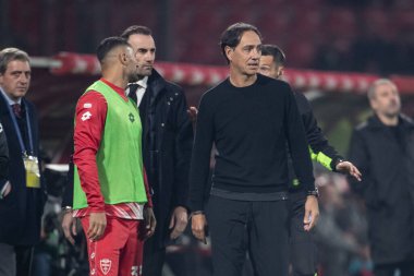 Monza, İtalya. 02-11-2024. U-Power Stadyumu. İtalyan Serisi A futbol şampiyonası 2024-25. Monza Milan 'a karşı 0-1. Alessandro Nesta, antrenör Monza, gol iptali sonrasında hayal kırıklığına uğradı.