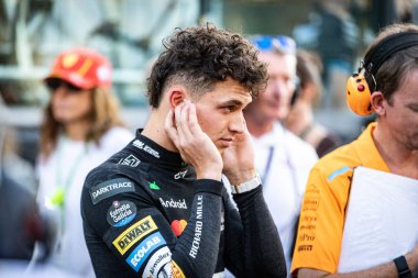 Yas Adası, Abu Dabi. 6-8 Aralık 2024. F1 Abu Dabi Grand Prix 'si. Lando Norris, Mclaren, başlangıç çizgisinde..