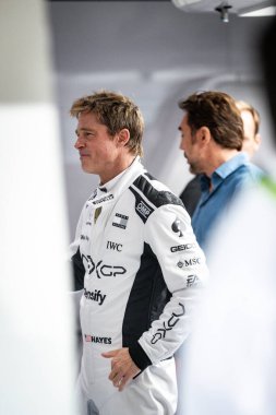 Yas Adası, Abu Dabi. 6-8 Aralık 2024. F1 Abu Dabi Grand Prix 'si. Filmin setinde Brad Pitt ve Javier Bartem oynuyor..