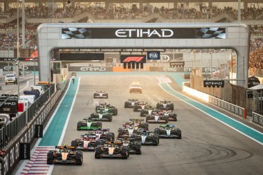 Yas Adası, Abu Dabi. 6-8 Aralık 2024. F1 Abu Dabi Grand Prix 'si. Yarış Başlat.