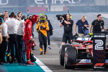 Yas Adası, Abu Dabi. 6-8 Aralık 2024. F1 Abu Dabi Grand Prix 'si. Lando Norris, Mclaren, Abu Dabi Grand Prix 'sini kazandı..