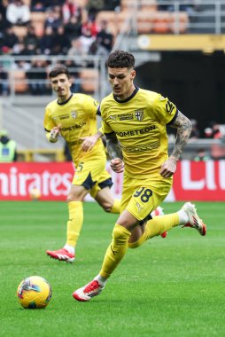 Milan, İtalya. 26 Ocak 2025. Giuseppe Meazza Stadyumu. İtalyan Serisi A Şampiyonası. Milan, Parma 'ya karşı 3-2. Dennis Man, Parma.