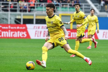 Milan, İtalya. 26 Ocak 2025. Giuseppe Meazza Stadyumu. İtalyan Serisi A Şampiyonası. Milan, Parma 'ya karşı 3-2. Dennis Man, Parma.