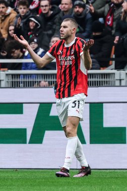 Milan, İtalya. 26 Ocak 2025. Giuseppe Meazza Stadyumu. İtalyan Serisi A Şampiyonası. Milan, Parma 'ya karşı 3-2. Strahinja Pavloviç, Milan.