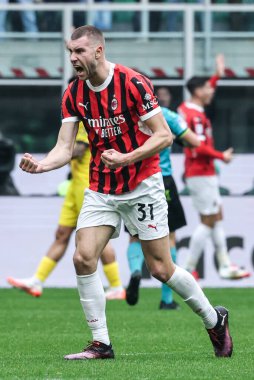 Milan, İtalya. 26 Ocak 2025. Giuseppe Meazza Stadyumu. İtalyan Serisi A Şampiyonası. Milan, Parma 'ya karşı 3-2. Strahinja Pavloviç, Milan, kutlama.