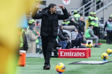 Milan, İtalya. 26 Ocak 2025. Giuseppe Meazza Stadyumu. İtalyan Serisi A Şampiyonası. Milan, Parma 'ya karşı 3-2. Sergio Conceicao, Koç Milan..