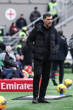 Milan, İtalya. 26 Ocak 2025. Giuseppe Meazza Stadyumu. İtalyan Serisi A Şampiyonası. Milan, Parma 'ya karşı 3-2. Sergio Conceicao, Koç Milan..