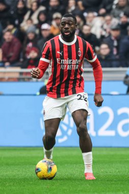 Milan, İtalya. 26 Ocak 2025. Giuseppe Meazza Stadyumu. İtalyan Serisi A Şampiyonası. Milan, Parma 'ya karşı 3-2. Youssouf Fofana, Milan.