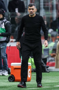 Milan, İtalya. 26 Ocak 2025. Giuseppe Meazza Stadyumu. İtalyan Serisi A Şampiyonası. Milan, Parma 'ya karşı 3-2. Sergio Conceicao, Koç Milan..