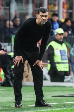 Milan, İtalya. 26 Ocak 2025. Giuseppe Meazza Stadyumu. İtalyan Serisi A Şampiyonası. Milan, Parma 'ya karşı 3-2. Sergio Conceicao, Koç Milan..