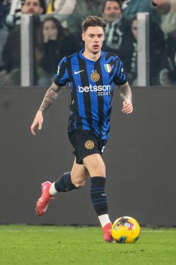 Torino, İtalya. 16 Şubat 2025. İtalyan Serisi A Futbol Şampiyonası. Juventus 'a karşı Inter 1-0. Nicola Zalewski, İnter.