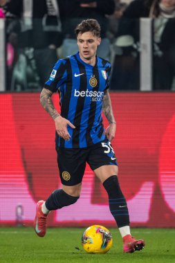 Torino, İtalya. 16 Şubat 2025. İtalyan Serisi A Futbol Şampiyonası. Juventus 'a karşı Inter 1-0. Nicola Zalewski, İnter.